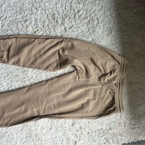 TNA aritzia boyfriend sweatpants cozy AF fleece size medium
